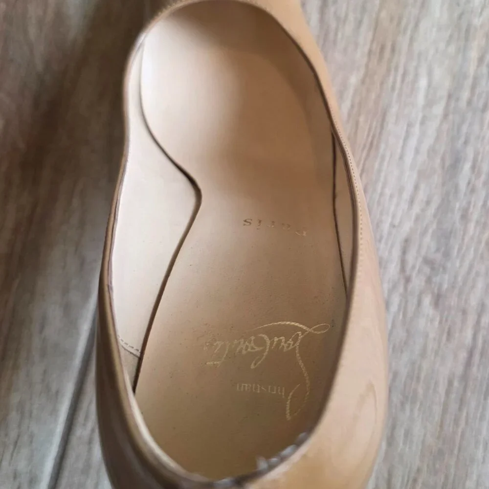 Christian Louboutin Bianca Nude Patent Leather Pumps Eur. 37.7 - Picture 9 of 15